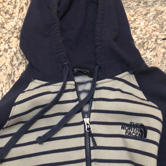 REDUCED!!Mens hooded light zipper jacket by northface - Picture 2 of 5